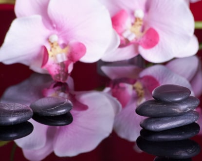 HOT STONE MASSAGE